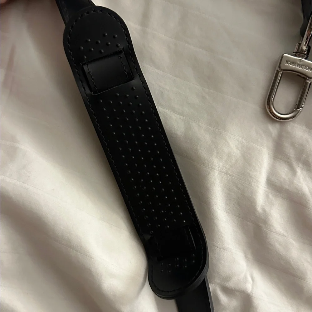 Louis Vuitton Black Strap with Silver Hardware - Picture 6 of 9